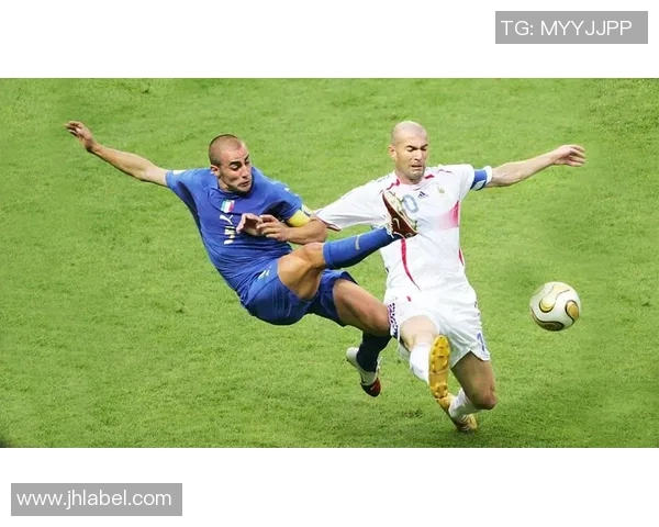 足球巨星低谷时刻:从巅峰到低谷的蜕变与重生之路 足球巨星低谷时刻:从巅峰到低谷的蜕变与重生之路